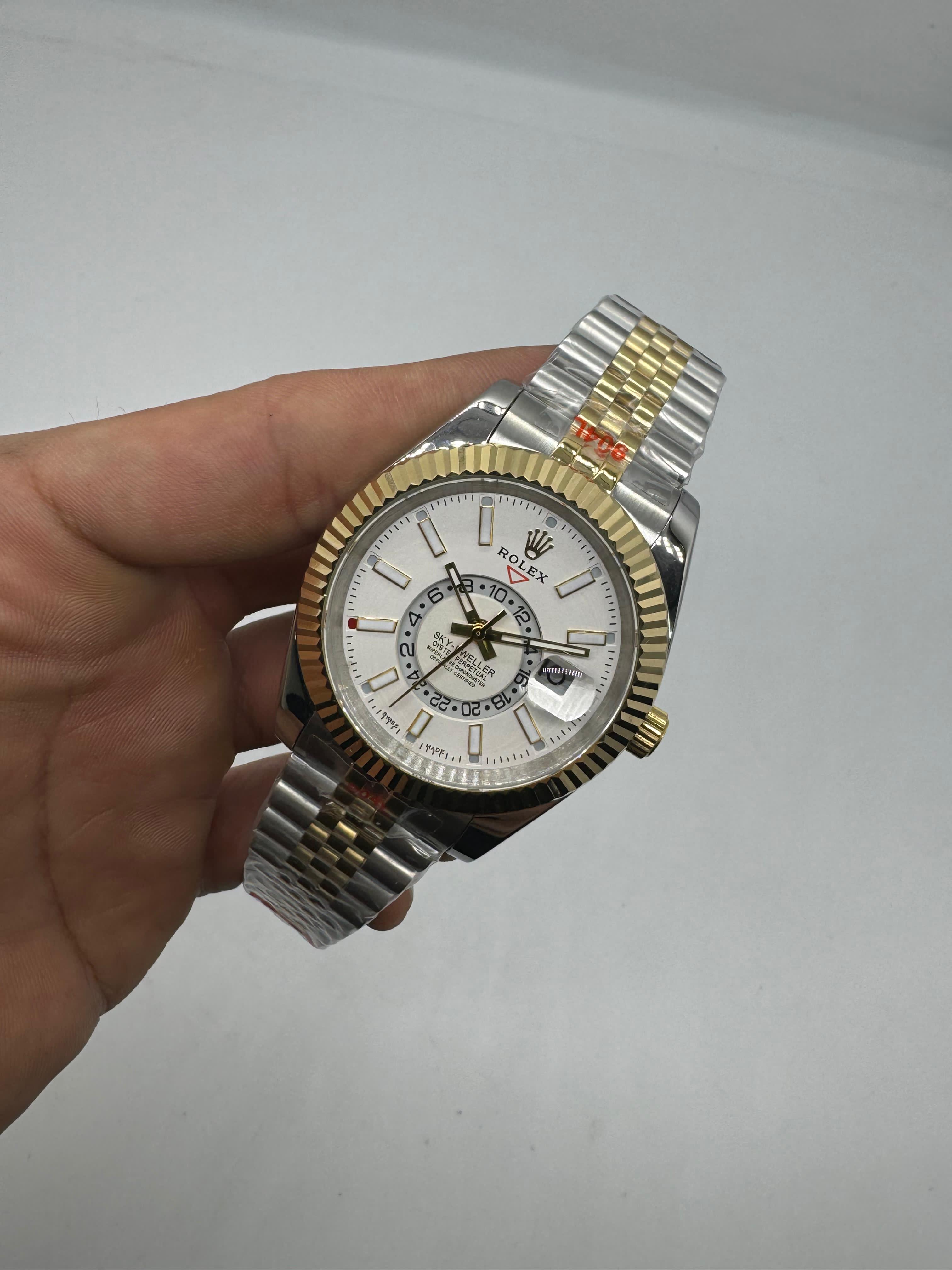 Rolex Sky-Dweller Rolesor amarillo — Rolex