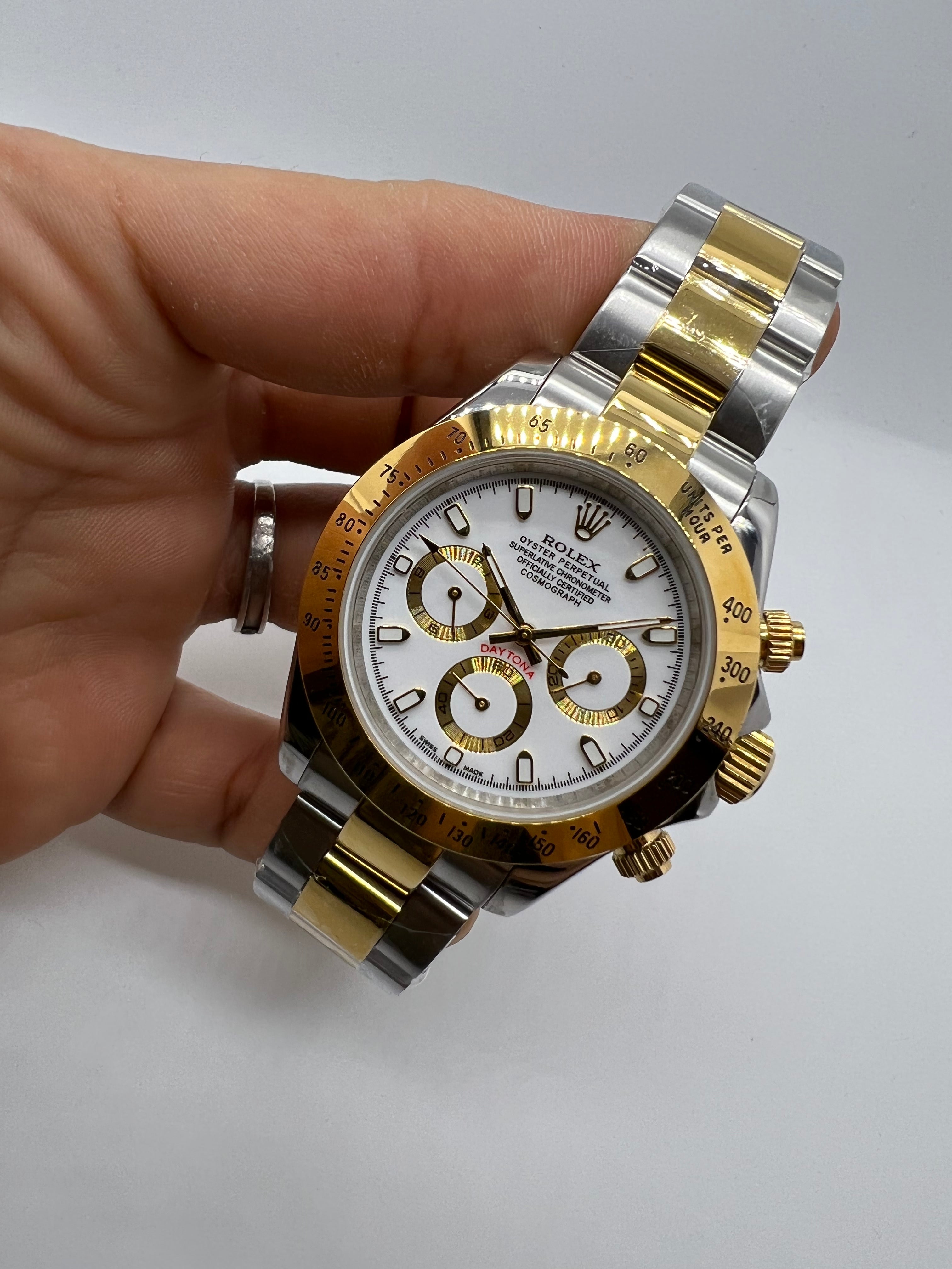 Rolex Oyster Perpetual Cosmograph Daytona Yellow Rolessor — Rolex