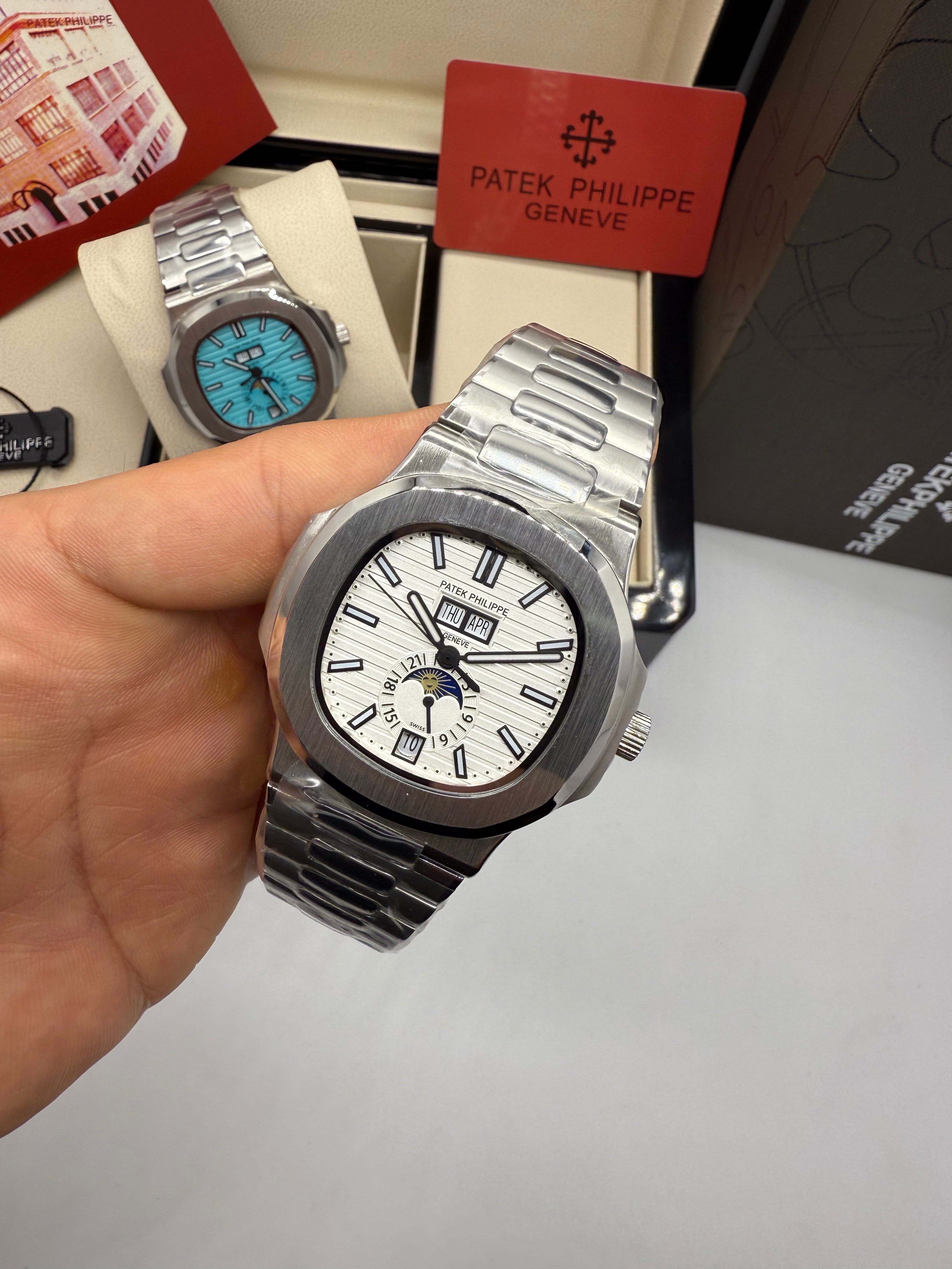 Patek Philippe Nautilus White — Patek Philippe