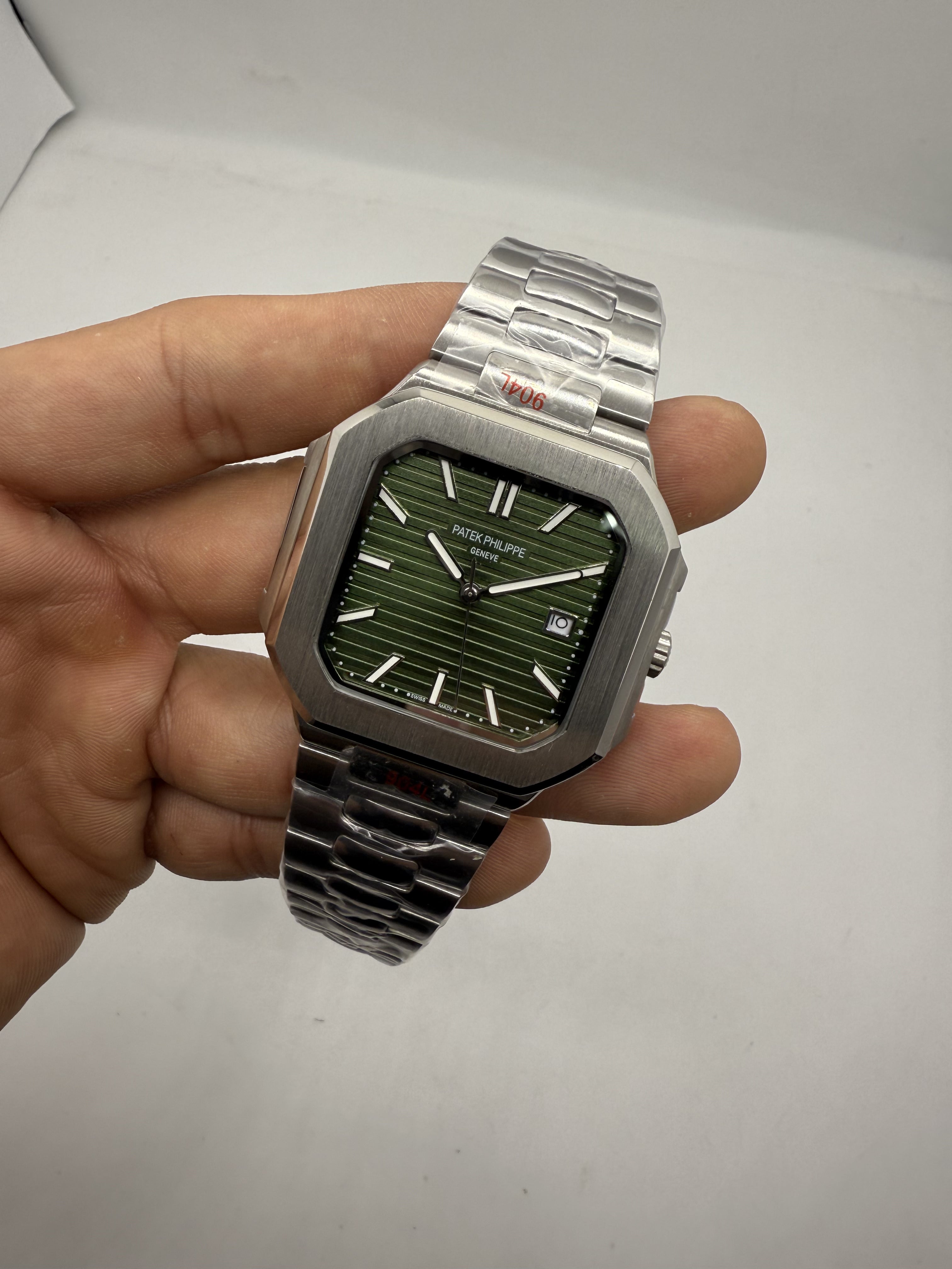 Patek Philippe Nautilus Square Verde — Patek Philippe