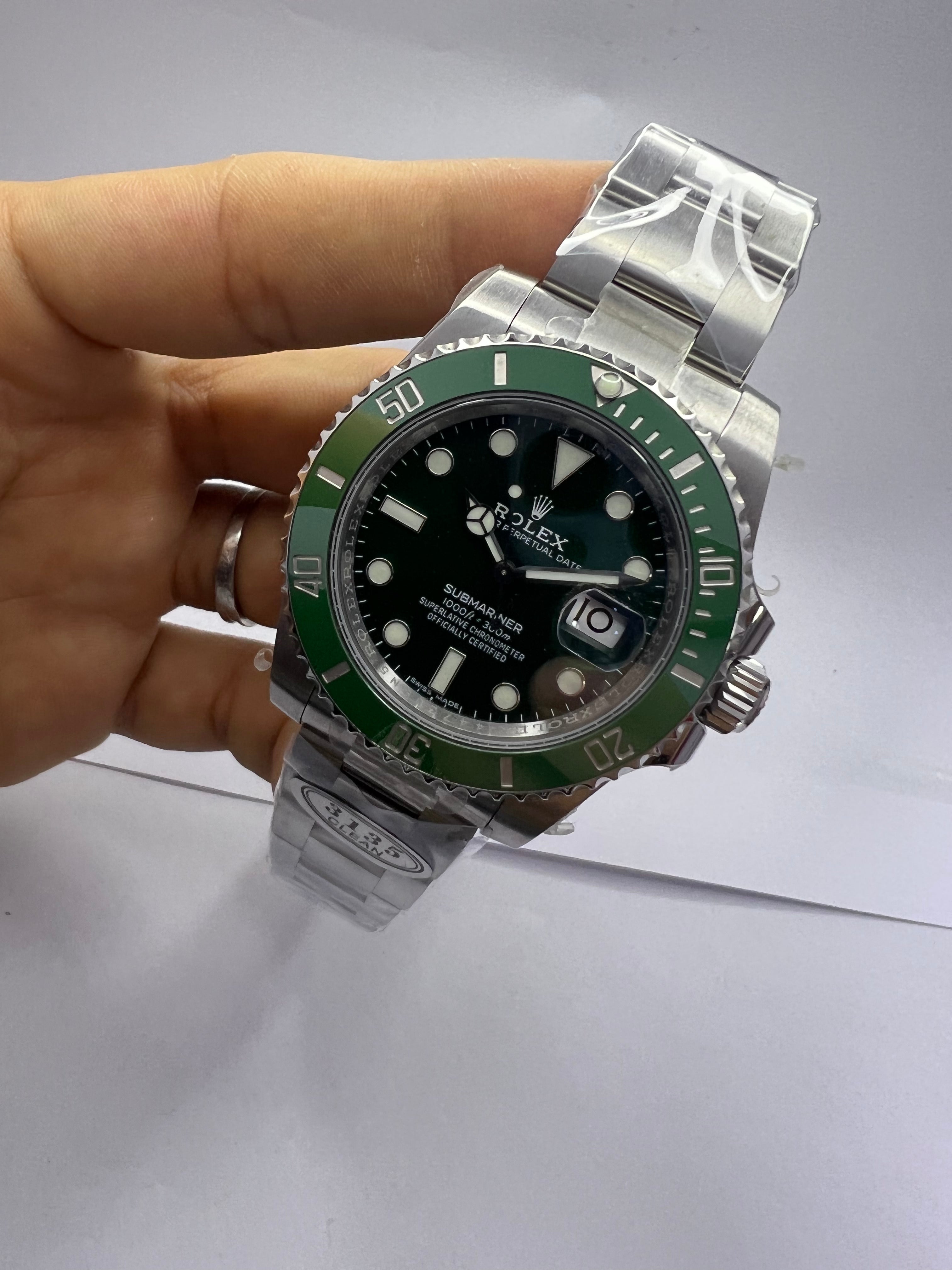 Rolex Submariner Date “Hulk” (ref. 116610LV) — Rolex