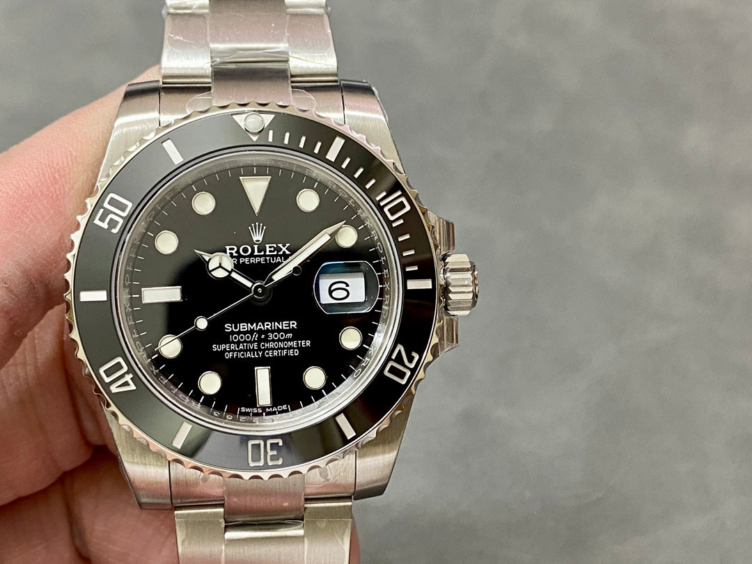 Rolex Submariner Date — Rolex