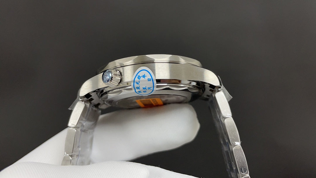 Omega Seamaster Diver 300M — Omega