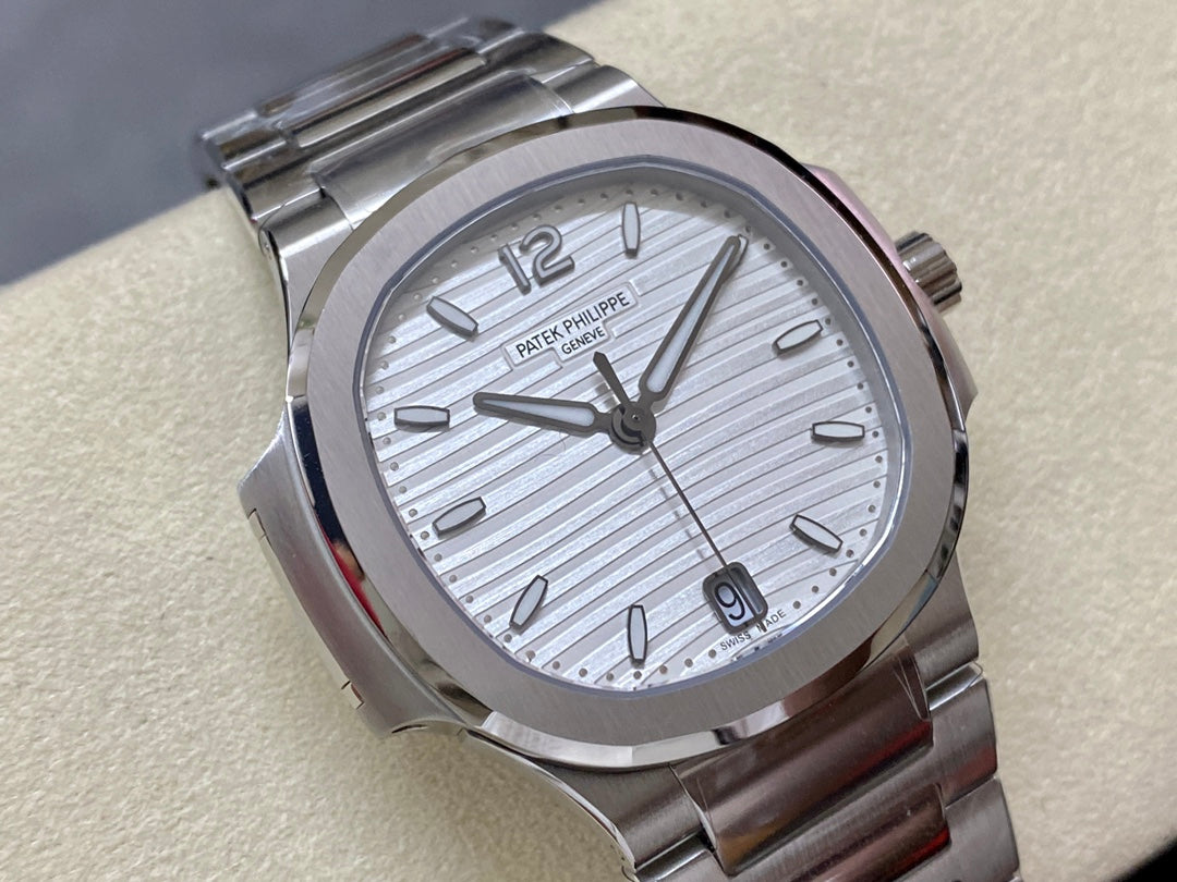 Patek Philippe Nautilus Ref. 7118/1A-010 — Patek Philippe