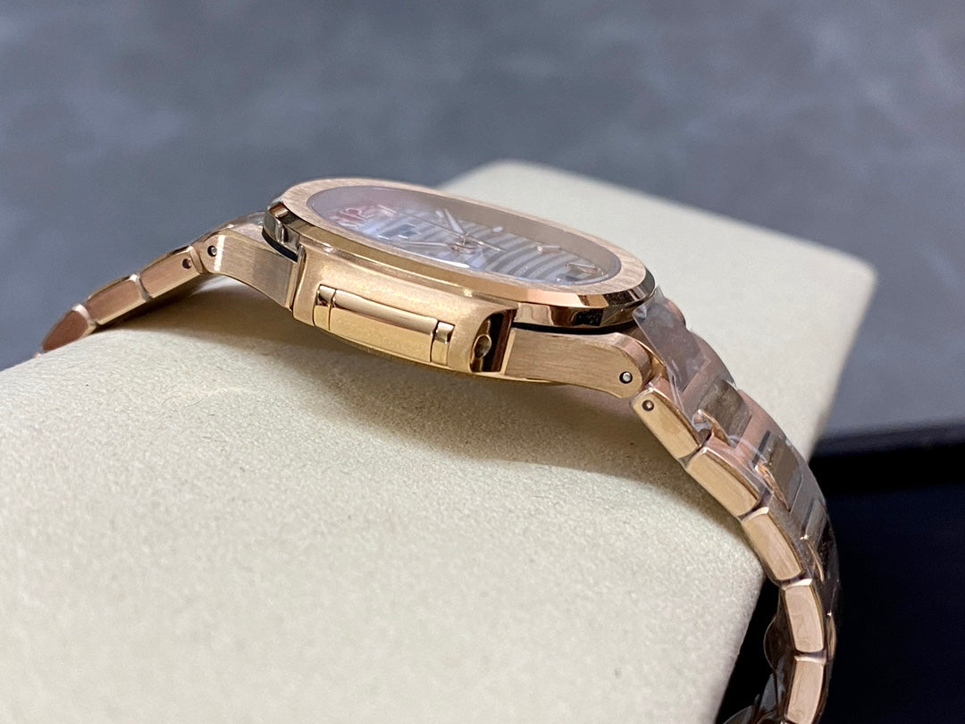 Patek Philippe Nautilus Ref. 7118/1R-010 — Patek Philippe