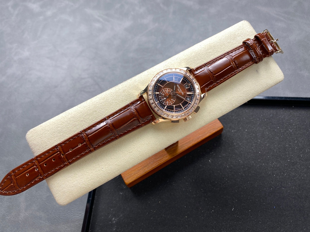 Patek Philippe World Time Chronograph Ref. 5930R-001 (versión personalizada con bisel engastado) — Patek Philippe