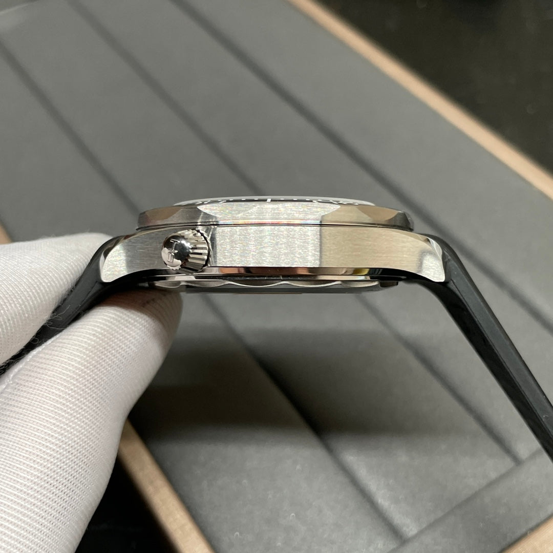 Omega Seamaster Diver 300M Co-Axial Master Chronometer Ref. 210.32.42.20.01.001 — Omega