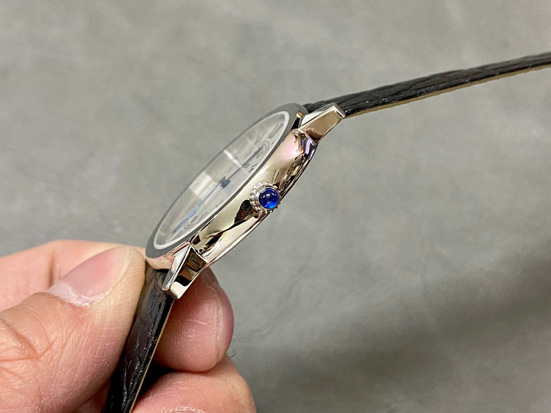 Cartier Ronde Solo (con 24 horas y fecha) — Cartier