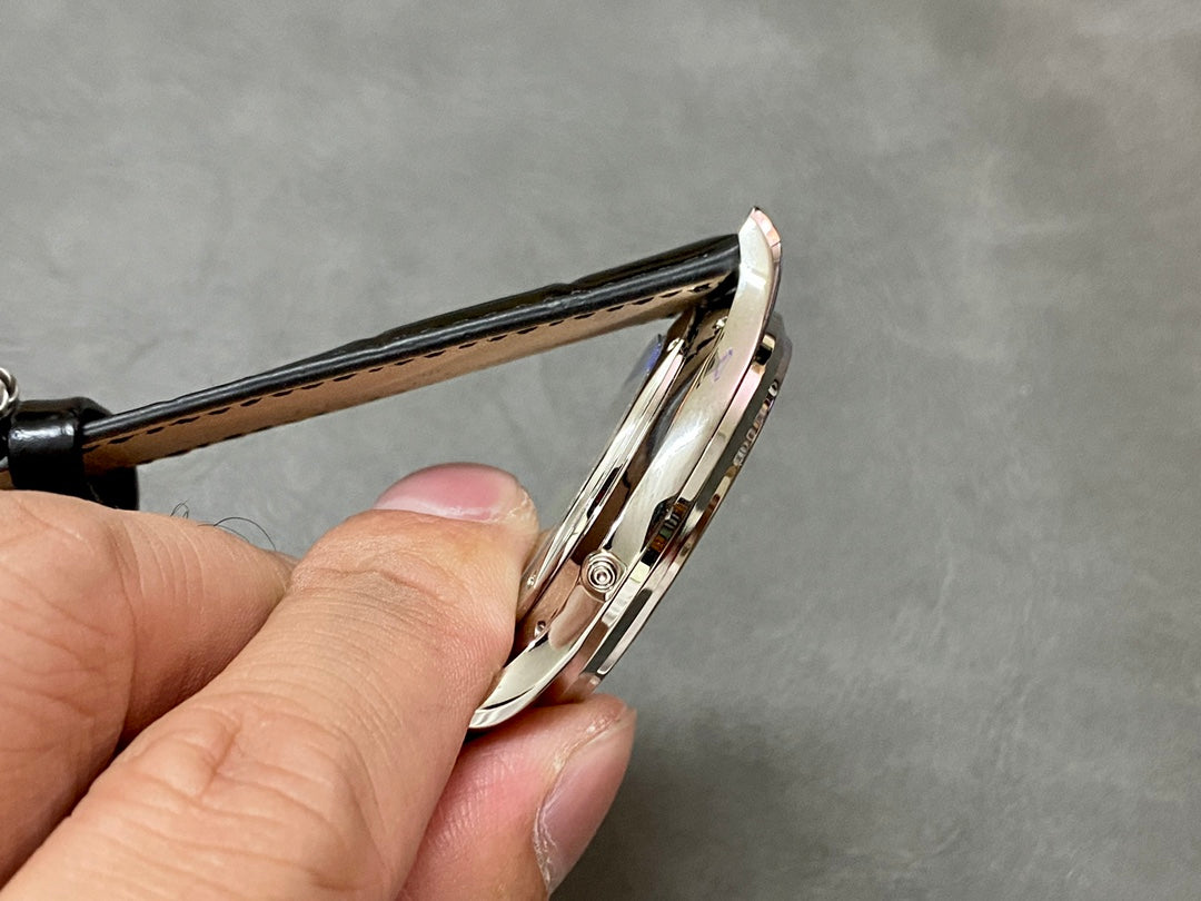 Jaeger-LeCoultre Master Ultra Thin Moon — Jaeger-LeCoultre