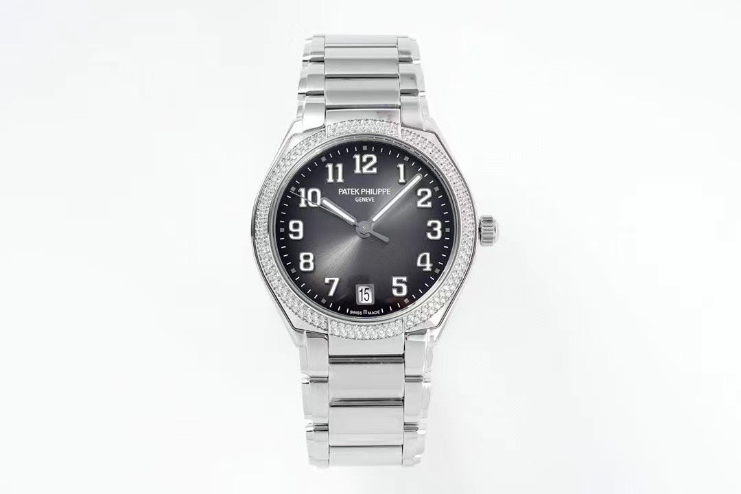 Patek Philippe Nautilus 7118/1200A — Patek Philippe