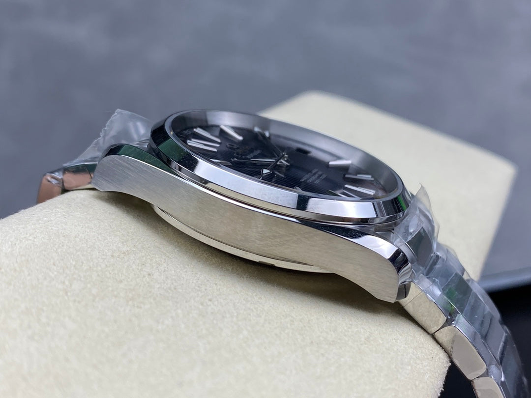 Omega Seamaster Aqua Terra (Dial Azul) — Omega