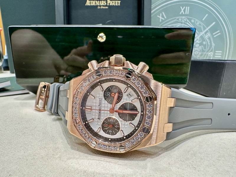 Audemars Piguet Royal Oak Offshore Chronograph – Acero con Diamantes y Esfera blanco — Audemars Piguet