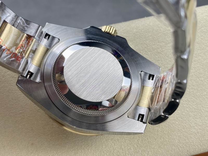 Rolex GMT-Master II “Pepsi” Bicolor — Rolex